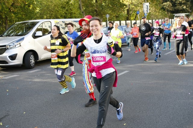 WIĘCEJ ZDJĘĆ: Bieg na Piątkę 2018 w Warszawie. Zdjęcia uczestników biegu towarzyszącemu Maratonowi Warszawskiemu [CZĘŚĆ 1]

ZOBACZ TEŻ: Maraton Warszawski 2018. Zdjęcia uczestników jubileuszowej edycji biegu [CZĘŚĆ 1]