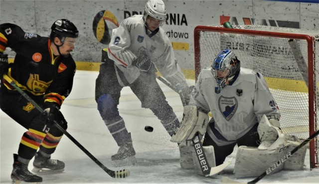 1 liga hokejowa: ŁKH Łódź - UKH Unia Oświęcim 5:7. Oświęcimianie wciąż zachowują szansę wywalczenia pozycji wicelidera przed fazą play-off.