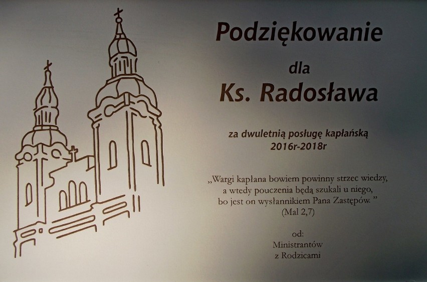 Ministranci i rodzice dziękują ks. Radosławowi Ślendakowi za dwuletnią posługę w zbąszyńskiej parafii. Sobota - 18 sierpnia