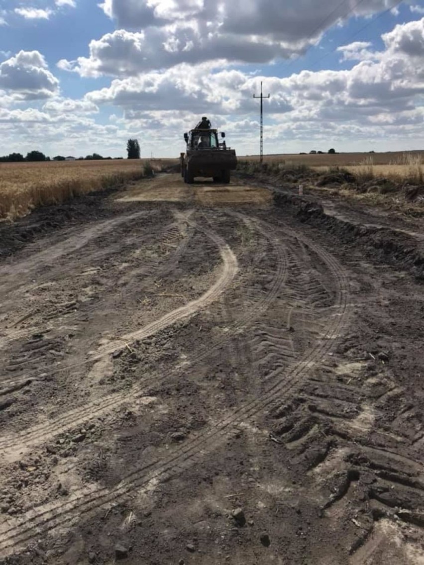 W gminie Krzywiń trwa budowa drogi z Mościszek do Dalewa