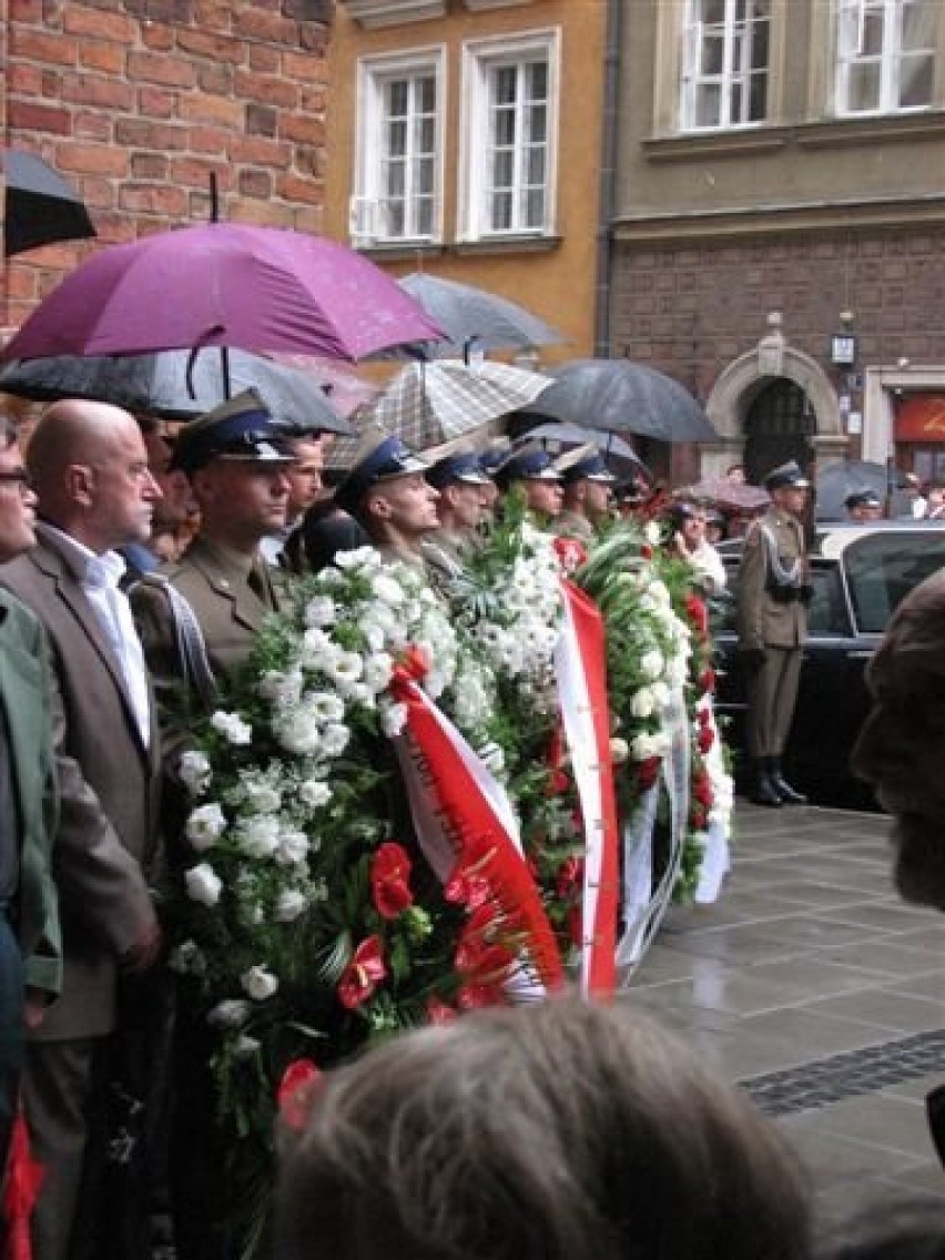 Żołnierze dbali o godne pożegnanie profesora Geremka. Fot....