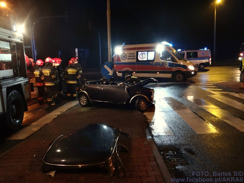 fot - Akra II, firma która świadczy całodobową pomoc drogową...