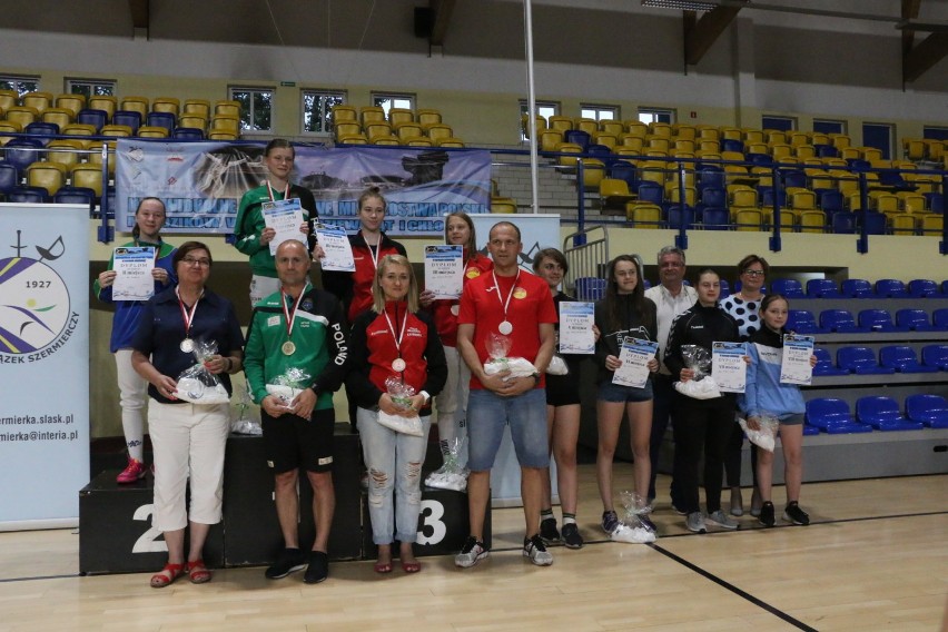 RMKS Rybnik: Dwa złote i srebrny medal na Mistrzostwach Polski U14 w szermierce