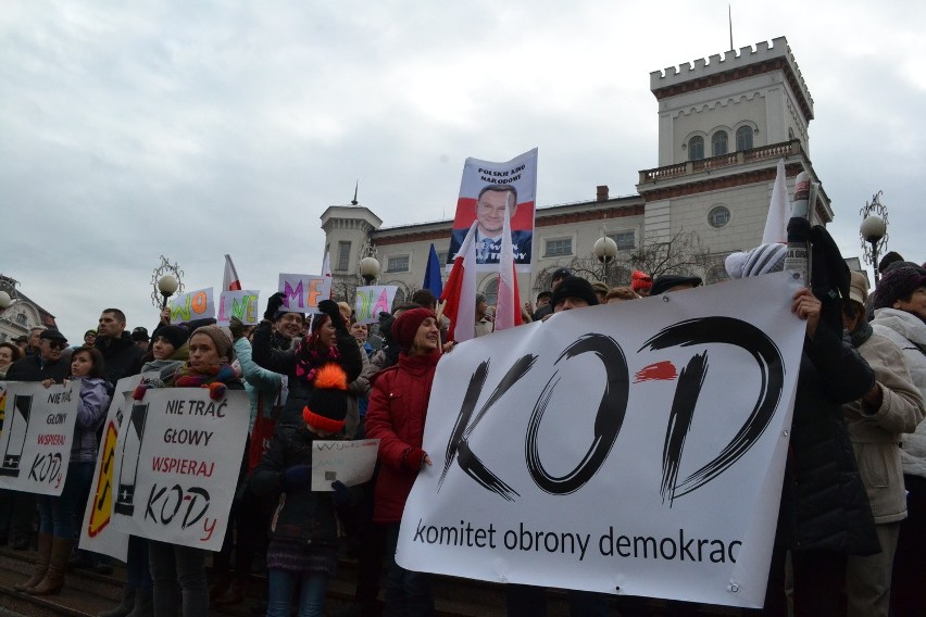 Manifestacji KOD w Bielsku-Białej "Wolne Media". Był też ONR... [ZDJĘCIA]