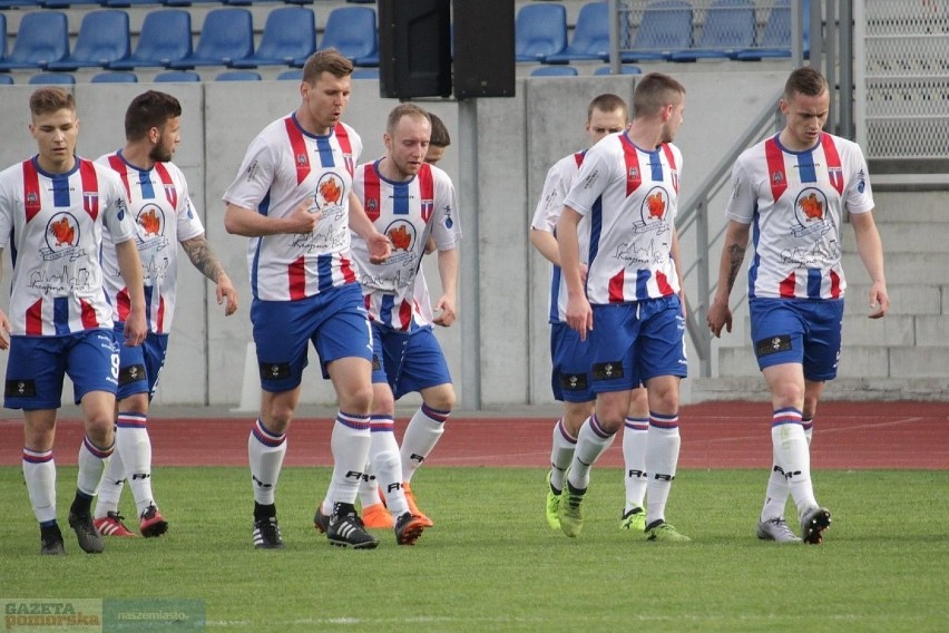 Pomorzanin Toruń
Elana II Toruń 1:1 (1:0)
Victoria Lisewo...