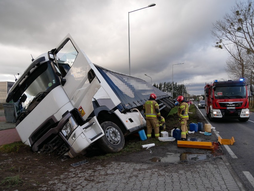 Wypadek na ulicy Kościańskiej w Grodzisku. Ciężarówka...