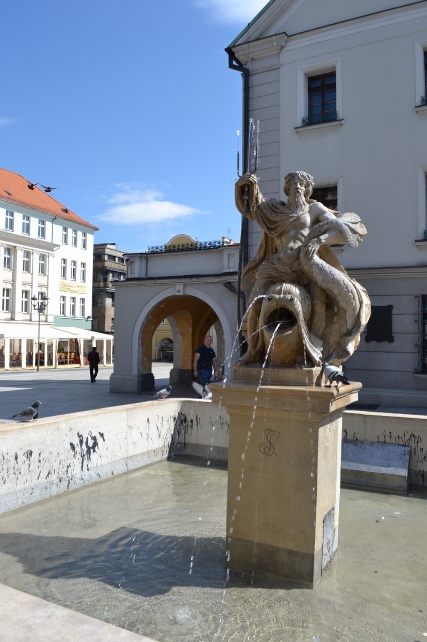 Fontanna Neptuna w Gliwicach, rynek i śródmieście