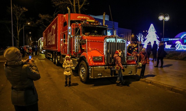 Świąteczna ciężarówka Coca-Coli odwieadzi Kraków [TRASA W MAŁOPOLSCE]
