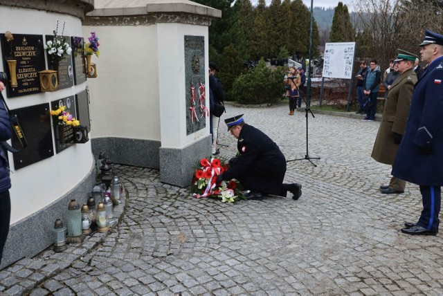Zakopiańskie uroczystości pod tablicą poświęconą Polakom pomordowanym na Wschodzie