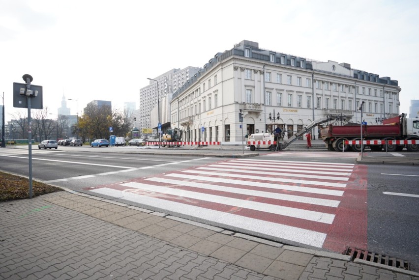 Nowe Centrum Warszawy. Ruszyła przebudowa przejścia dla pieszych przy pl. Bankowym. Będzie gotowe do końca roku