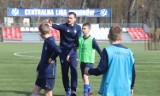 Sosnowiec: Młodzi piłkarze Dynama Kijów mieszkają i trenują na stadionie Zagłębia. Zobacz ZDJĘCIA