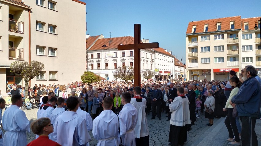 Setki oleśniczan przeszło ulicami miasta (ZDJĘCIA)       