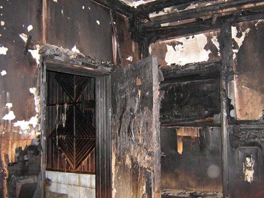 Ogień strawił cały dobytek starszego małżeństwa z Gorzowa. Trwa zbiórka pieniędzy na odbudowę ich domu. Ty też możesz pomóc [ZDJĘCIA]