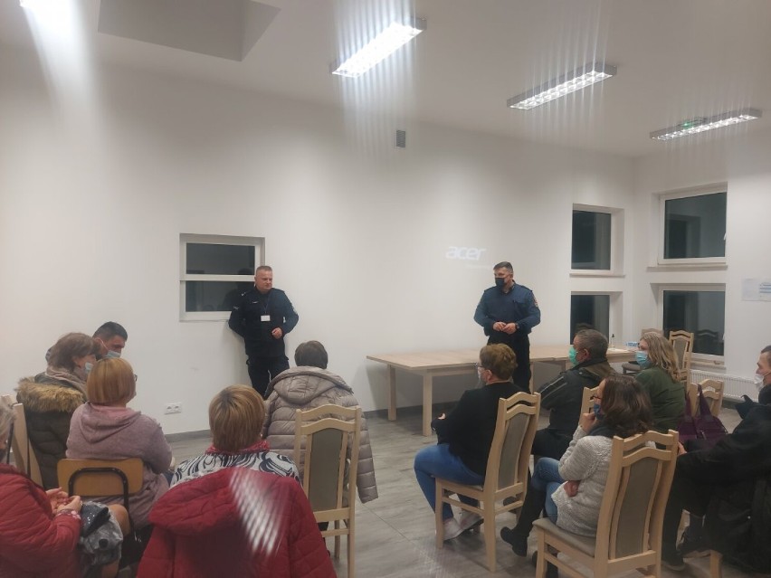 Spotkanie opoczyńskich policjantów z mieszkańcami Sitowej [ZDJĘCIA]