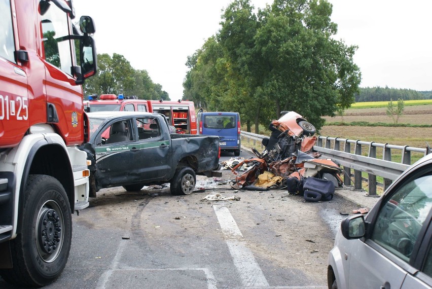 Wypadek w Parafiance: Dwie osoby nie żyją (foto)
