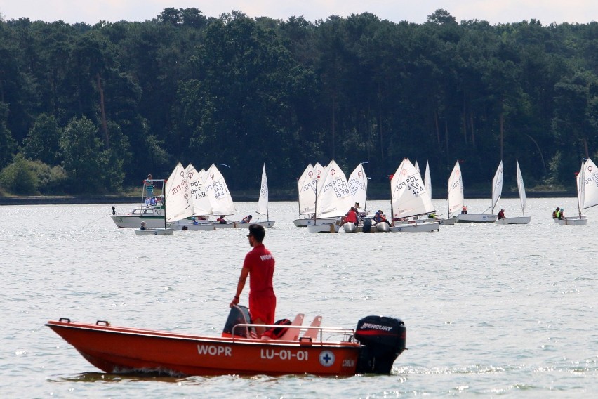 Międzywojewódzkie Mistrzostwa Młodzików. Młodzi żeglarze ścigali się na zalewie (ZDJĘCIA)