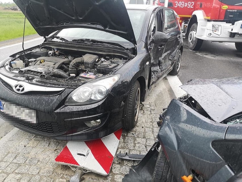 Zderzenie na obwodnicy Starego Sącza. Trzy osoby w szpitalu