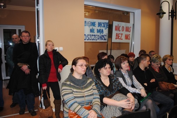 Sesja Rady Miasta Konina: Protest nauczycieli