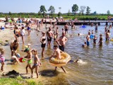 Tłumy plażowiczów na kąpielisku w Nowych Siołkowicach. To idealne miejsce na wypoczynek! [ZDJĘCIA]