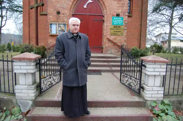 Ksiądz proboszcz Sylwester Bąk z Nożyna został nominowany przez biskupa do udziału w plebiscycie na Proboszcza Roku 2013