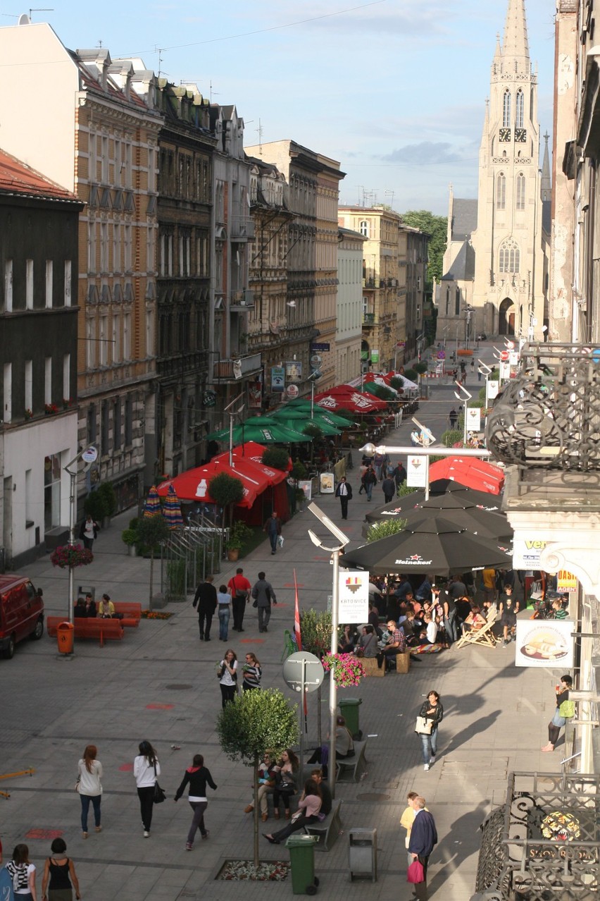 Jest rada na żebrzących na ulicy Mariackiej w Katowicach... nie dawać