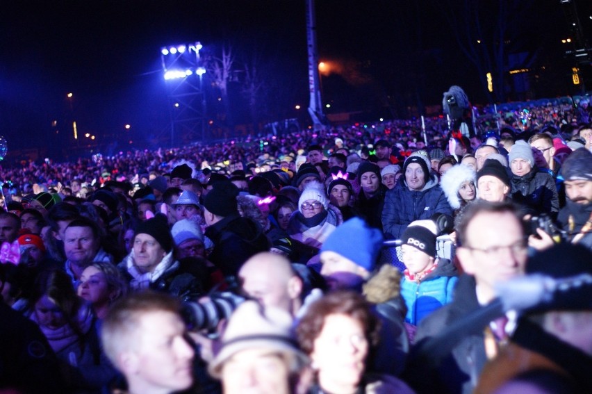 Sylwester 2017 w Zakopanem. Tak bawiła się publiczność [ZDJĘCIA]