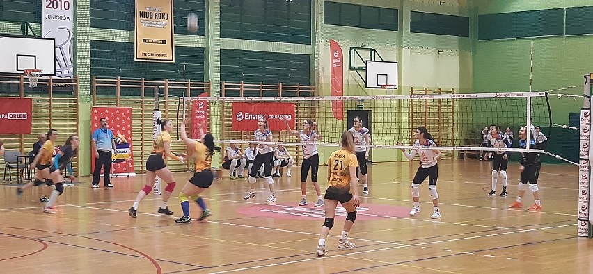 W trzeciej lidze siatkówki kobiet Energa Czarni uległa 2:3 Czarnym Owcom z Gdańska