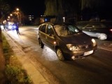 Wypadek na Dmowskiego w Piotrkowie. Kobieta potrącona na pasach, 23.04.2021 [ZDJĘCIA]