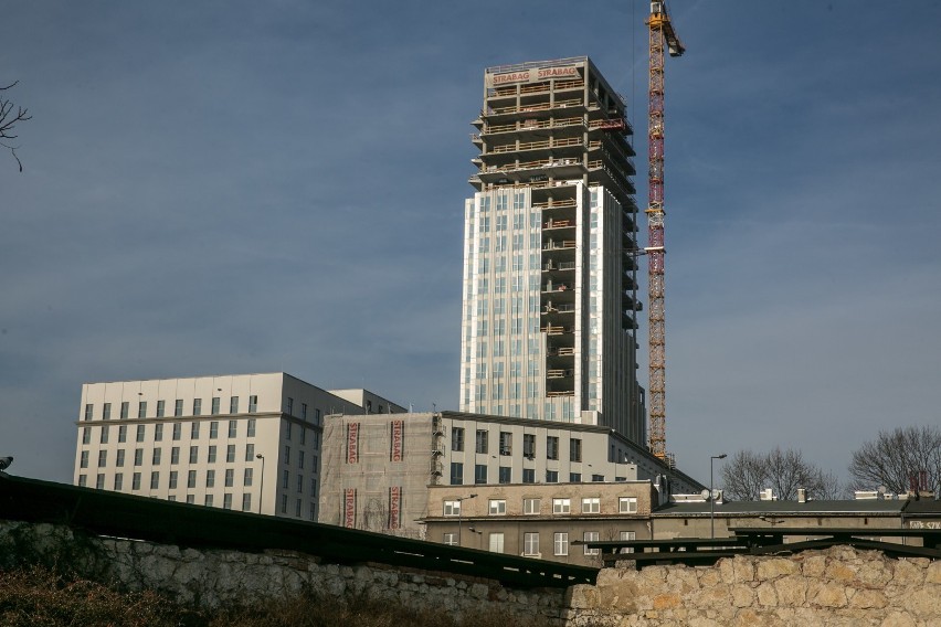 Kraków. Kłopoty z budową Unity Tower. Wykonawca zabrał głos