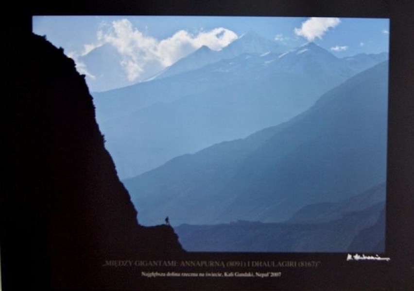 "Miedzy gigantami Annapurną (8091 m n.p.m.) i Dhaulagiri...