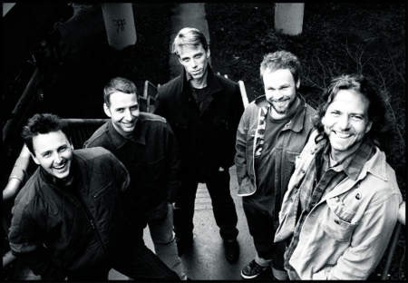 Choć Pearl Jam zagrał w Polsce po siedmioletniej przerwie, to muzycy doskonale pamiętali poprzednią wizytę w 2000 roku - FOT. SONY BMG
