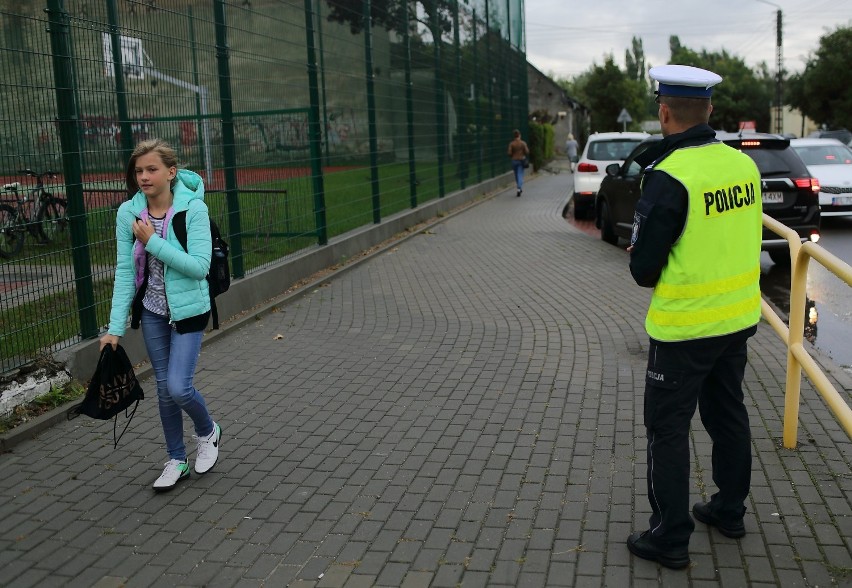 Policja i WORD w Piotrkowie prowadzą akcję "Bezpieczna droga...