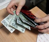Znaleziono portfel z pieniędzmi w okolicy sklepu przy ul. Lissowskiego w Rypinie