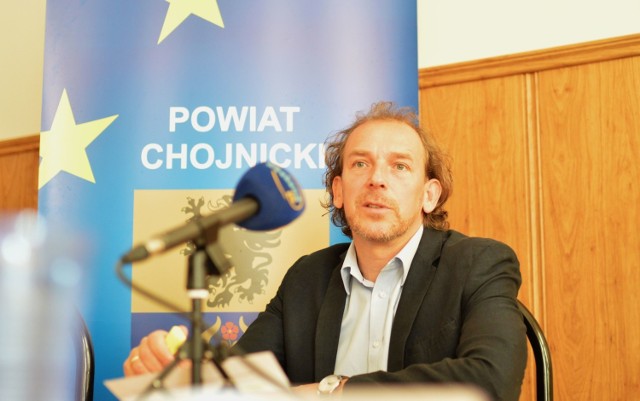 Marek Szczepański, starosta chojnicki, jest zaskoczony zmianą polityki komunikowania o covid-19