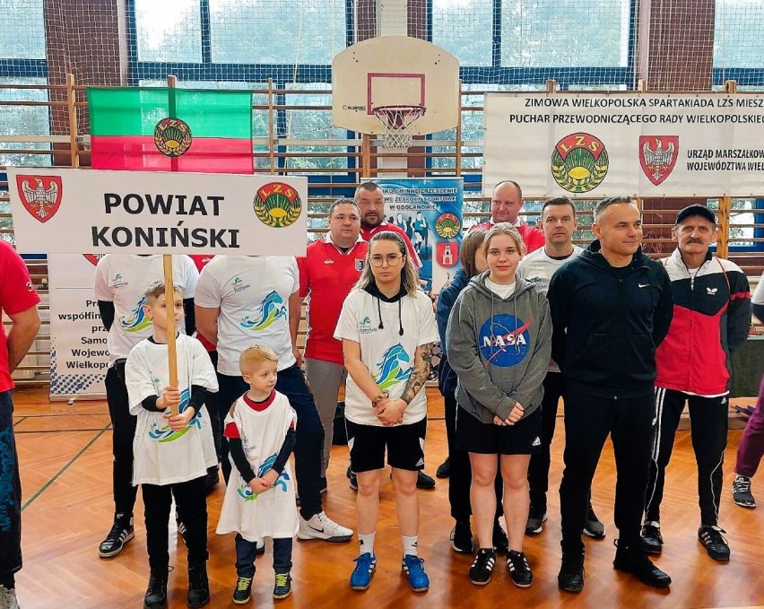 Mieszkańcy wsi powiatu konińskiego zdobyli wicemistrzostwo w zawodach sportowych 