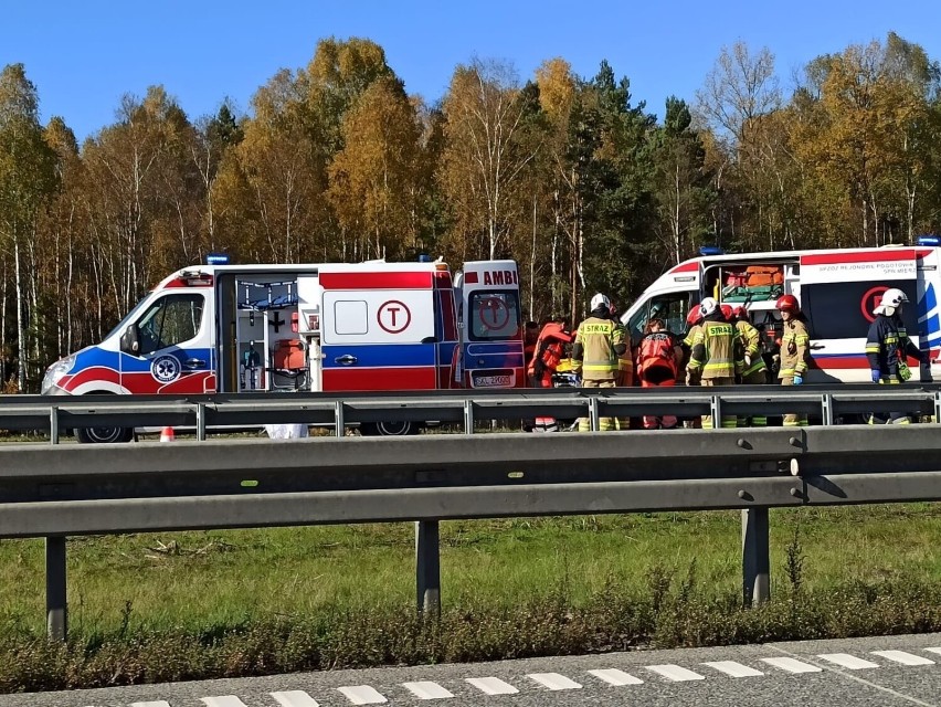Wypadek na A1 przed węzłem Pyrzowice. Osóbówka zderzyła się z ciężarówką. Tworzy się kilkukilometrowy korek w stronę Gliwic