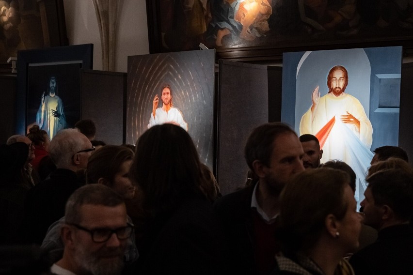 "Namalować katolicyzm od nowa". W Krakowie wystawy obrazów Jezusa Miłosiernego 