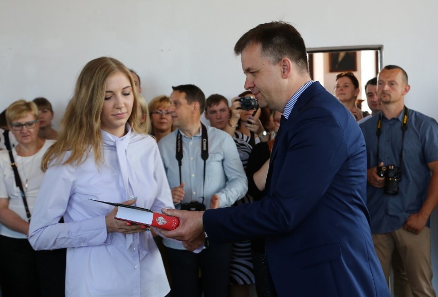Dziś nagrody z rąk prezydenta Krzysztofa Chojniaka odebrało...