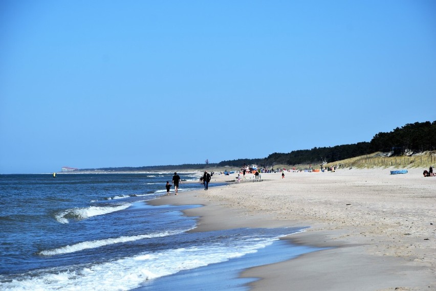 Bałtyk - plaża w Uzdrowisku Dąbki. To sanatorium dla rodzin z dziećmi