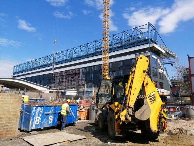 Do igrzysk europejskich pozostały niecałe dwa miesiące, a przy stadionie Wisły mamy ogromny plac budowy.