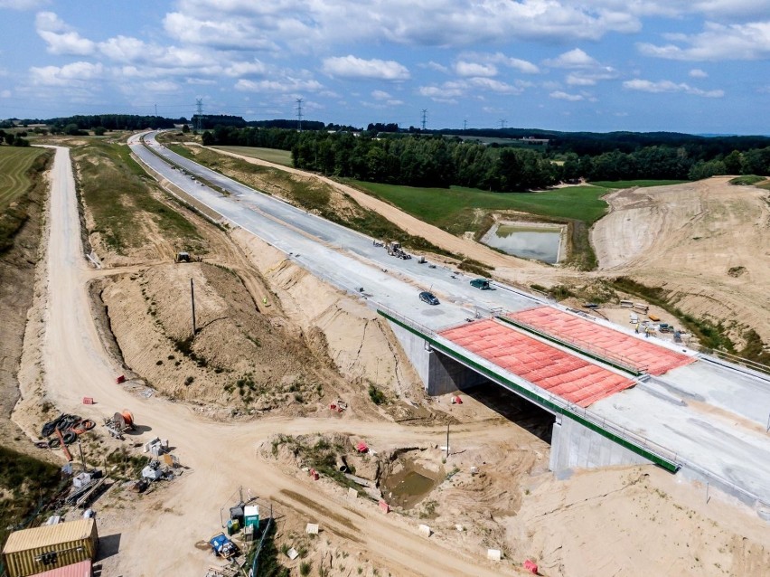 Tak powstaje Trasa Kaszubska między Bożympolem Wielkim a...