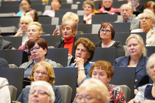 Wielkopolscy seniorzy nie tylko licznie przybyli na forum, słuchali wykładów, korzystali z porad i bezpłatnych badań, ale też od razu pytali o termin kolejnego takiego wydarzenia im dedykowanego