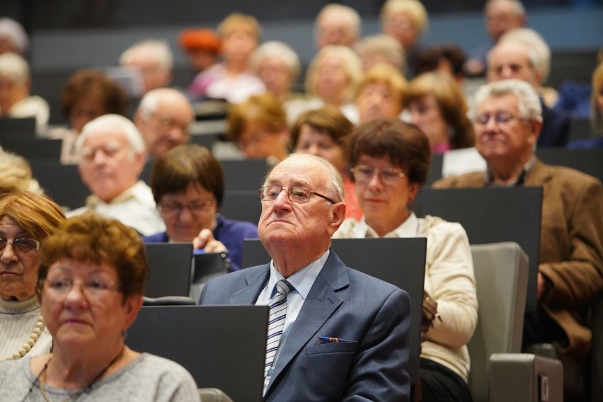 Wielkopolscy seniorzy nie tylko licznie przybyli na forum,...