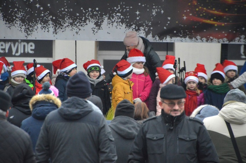 Występy przedszkolaków i grupy Anima podczas Jarmarku Bożonarodzeniowego w Bojanowie - 18.12.2022