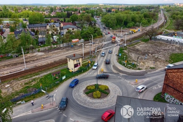 Tak dziś wygląda przebudowa śródmieścia Dąbrowy Górniczej, a także budowa nowej obwodnicy za Hutą Bankową

Zobacz kolejne zdjęcia/plansze. Przesuwaj zdjęcia w prawo - naciśnij strzałkę lub przycisk NASTĘPNE