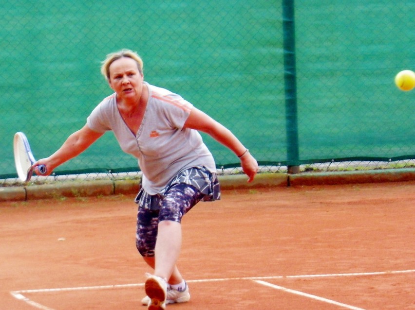 Tenis ziemny: Małogorzata Wątroba zwyciężyła w Singlowym Turnieju Kobiet +40 w Pile. Zobacz zdjęcia