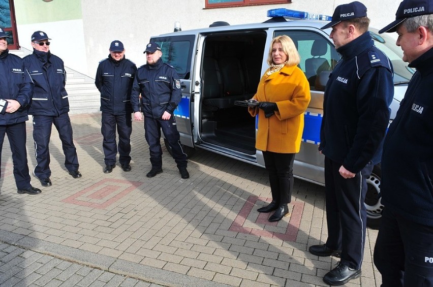Nowy radiowóz dla świdnickiej policji. Miasto dołożyło 90 tys. złotych (FOTO) 