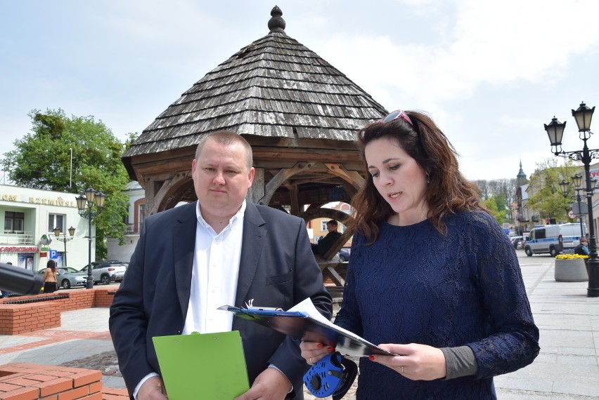 Briefing Koalicji Obywatelskiej na Placu Łuczkowskiego