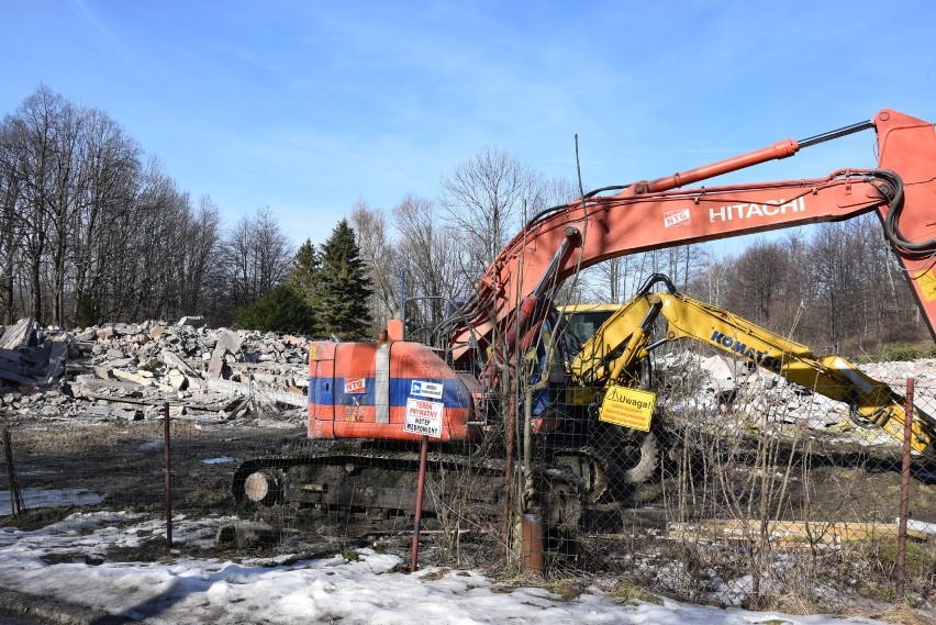 Jarnołtówek. Leśnik zniknął. Ośrodek wypoczynkowy został wyburzony