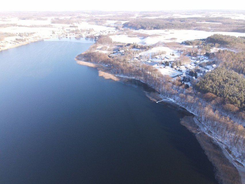 Magiczne widoki gminy Borne Sulinowo w zimie z pokładu drona [zdjęcia]